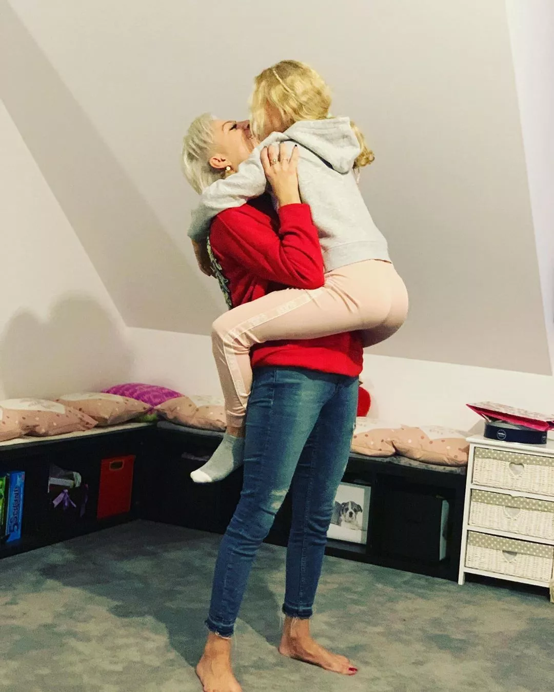 Wzruszające fotki Magdaleny Narożnej z córką! Gwiazda disco polo otoczyła Ją wielką miłością! 